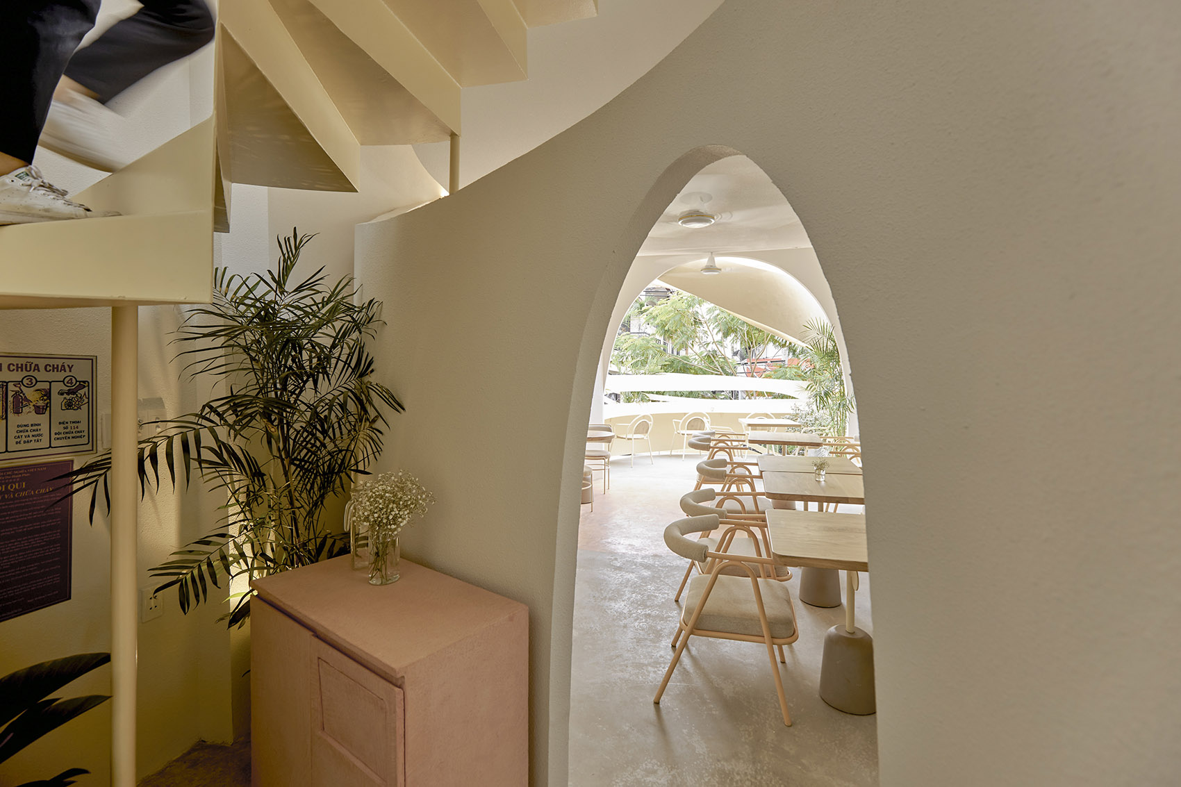 September 咖啡厅 2 号店丨越南胡志明市丨Red5studio + Ben Decor-94