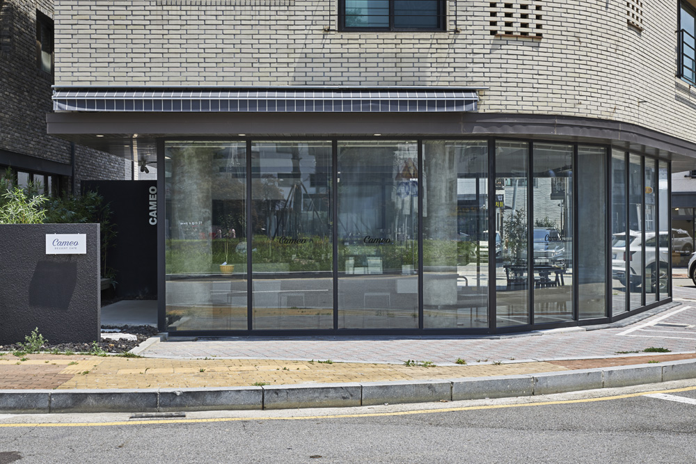 20 平米迷你咖啡馆，简约设计打造温馨空间-18