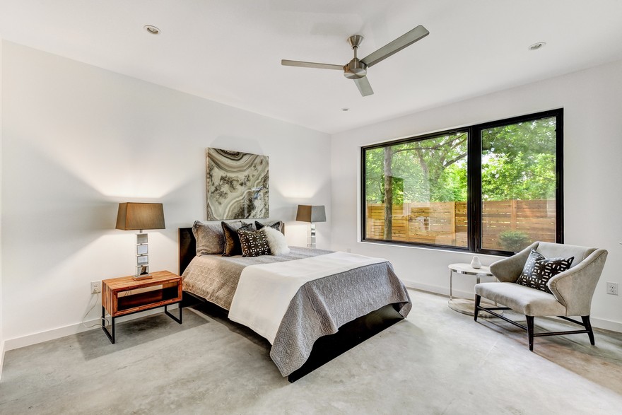 sideSTEP House in Central Austin by Matt Fajkus Architecture-19