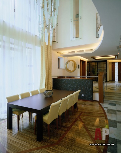 带拱形 facade 和露台的房子室内设计丨Величкин Дмитрий,Голованов Николай-28