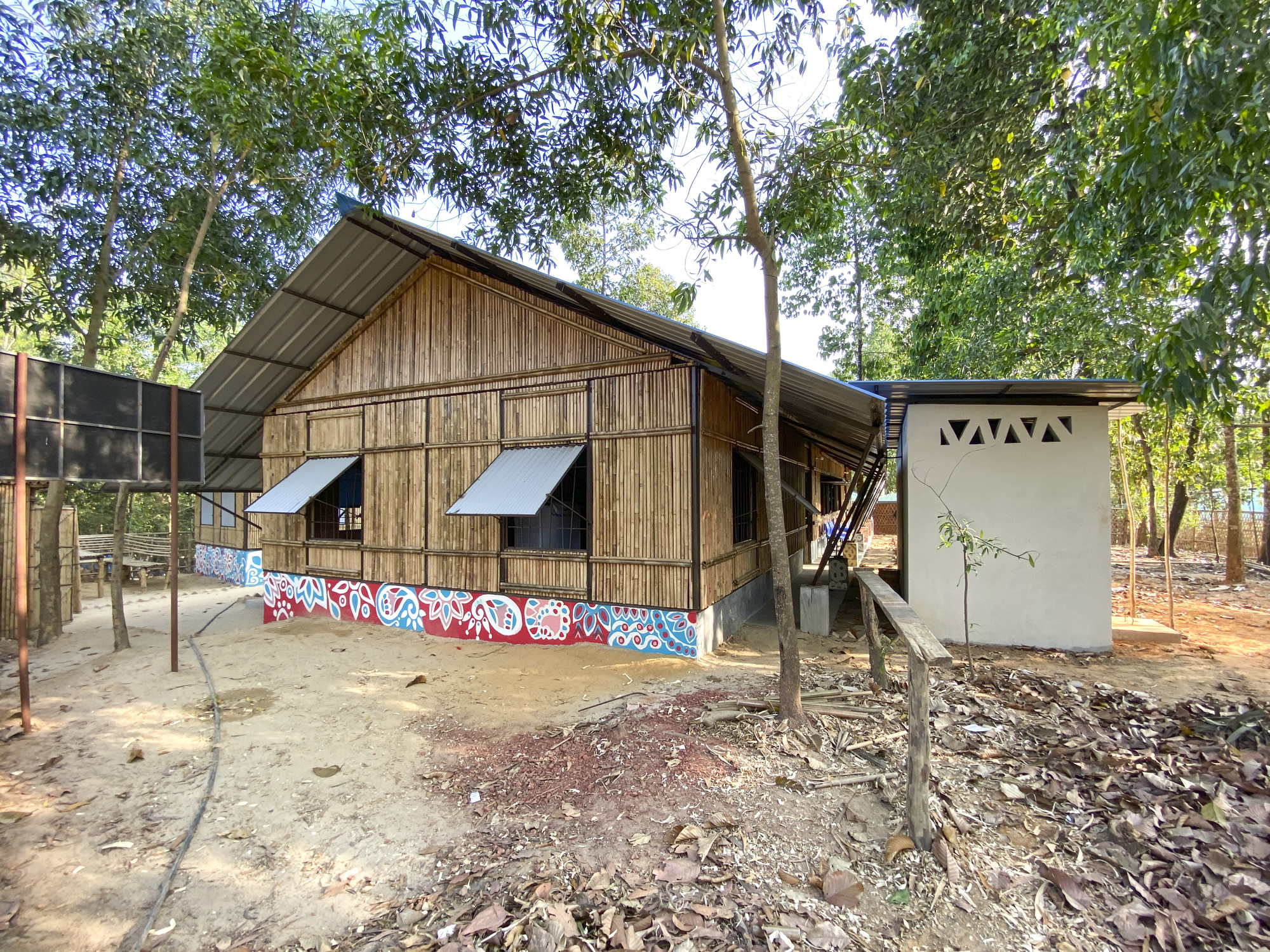 Integrated Community Center in Hindu-paraRohingya Refugee Camp / Rizvi Hassan-35