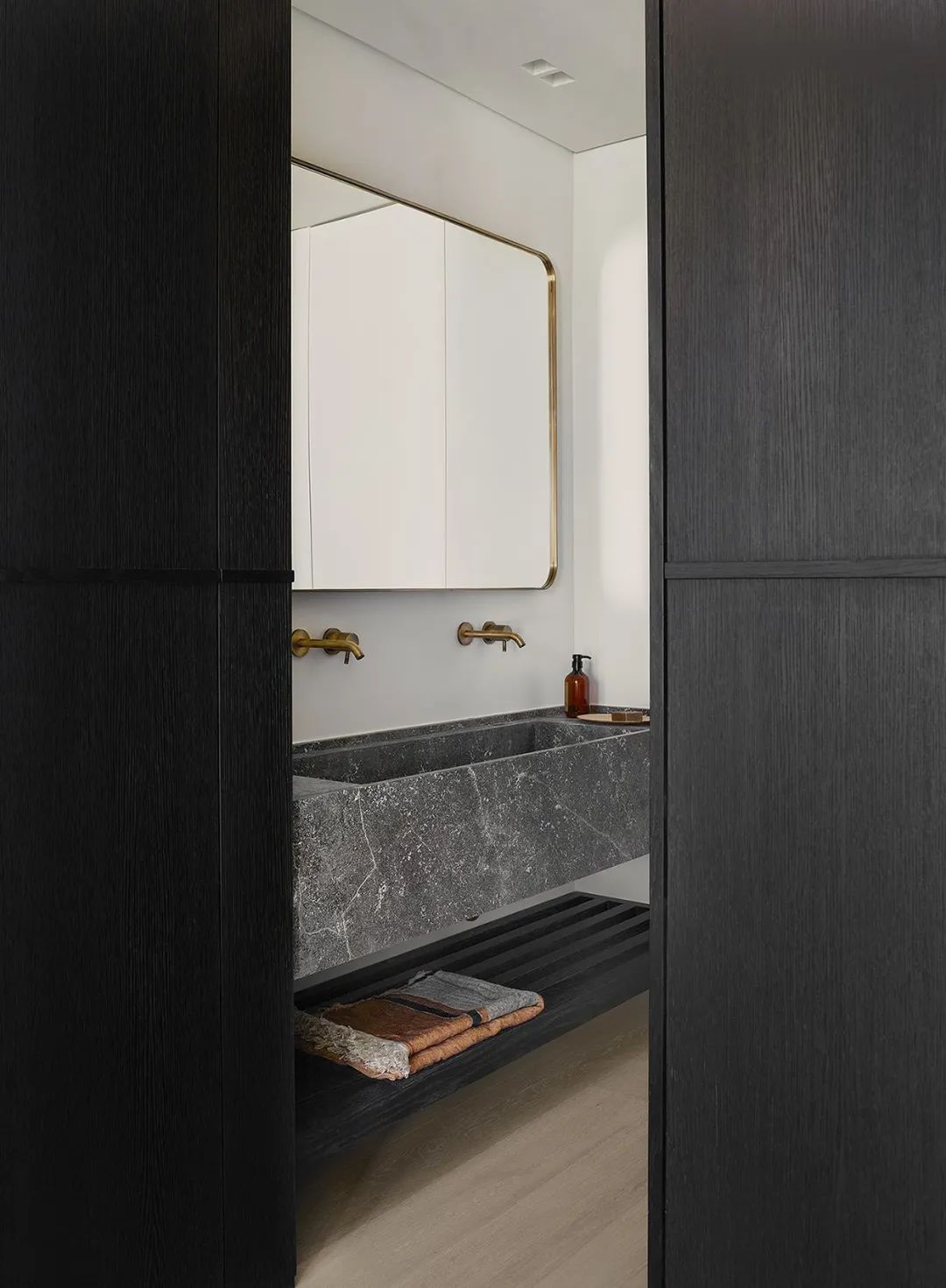 希腊雅典 Kifisia Project12 现代主义混凝土别墅丨Block722 team-19