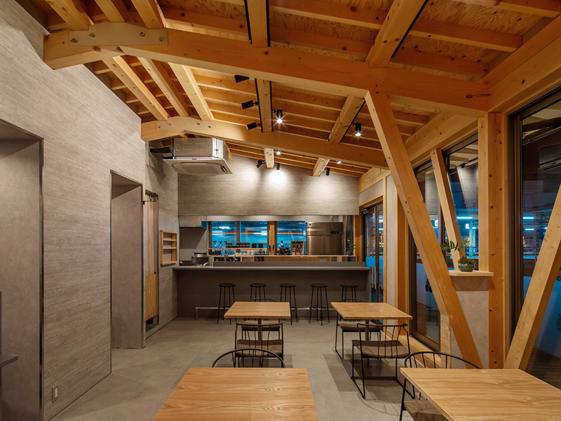 和モダンカフェ【Sun on Tow】の店舗デザイン-5