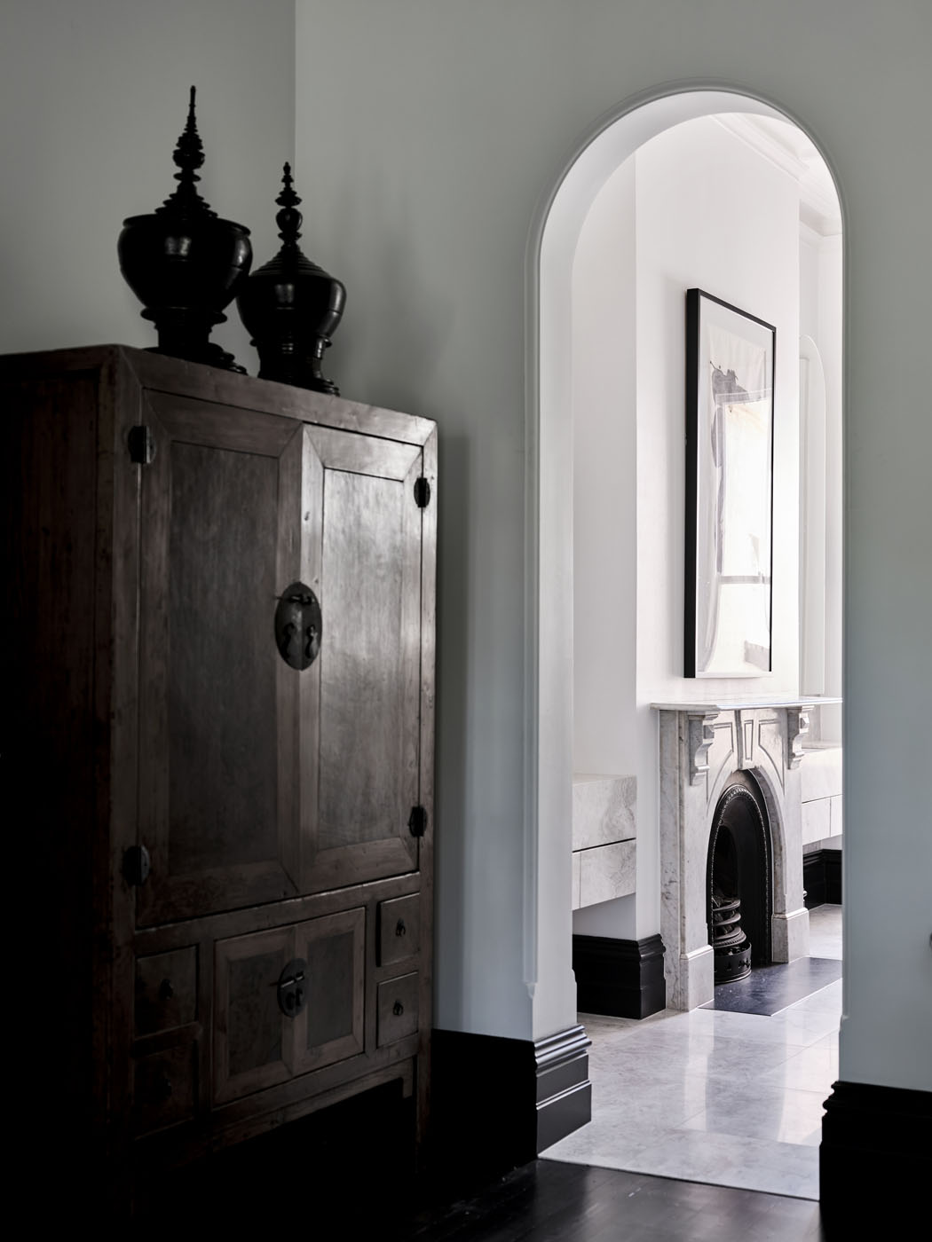 Red Door Project 的 Grey Residence-11