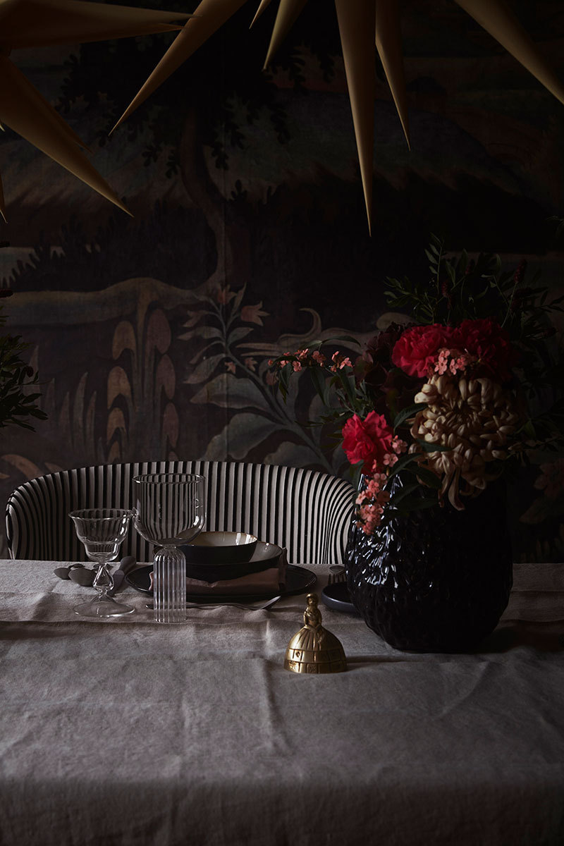 瑞典 Artilleriet 的暗色调圣诞室内设计-5