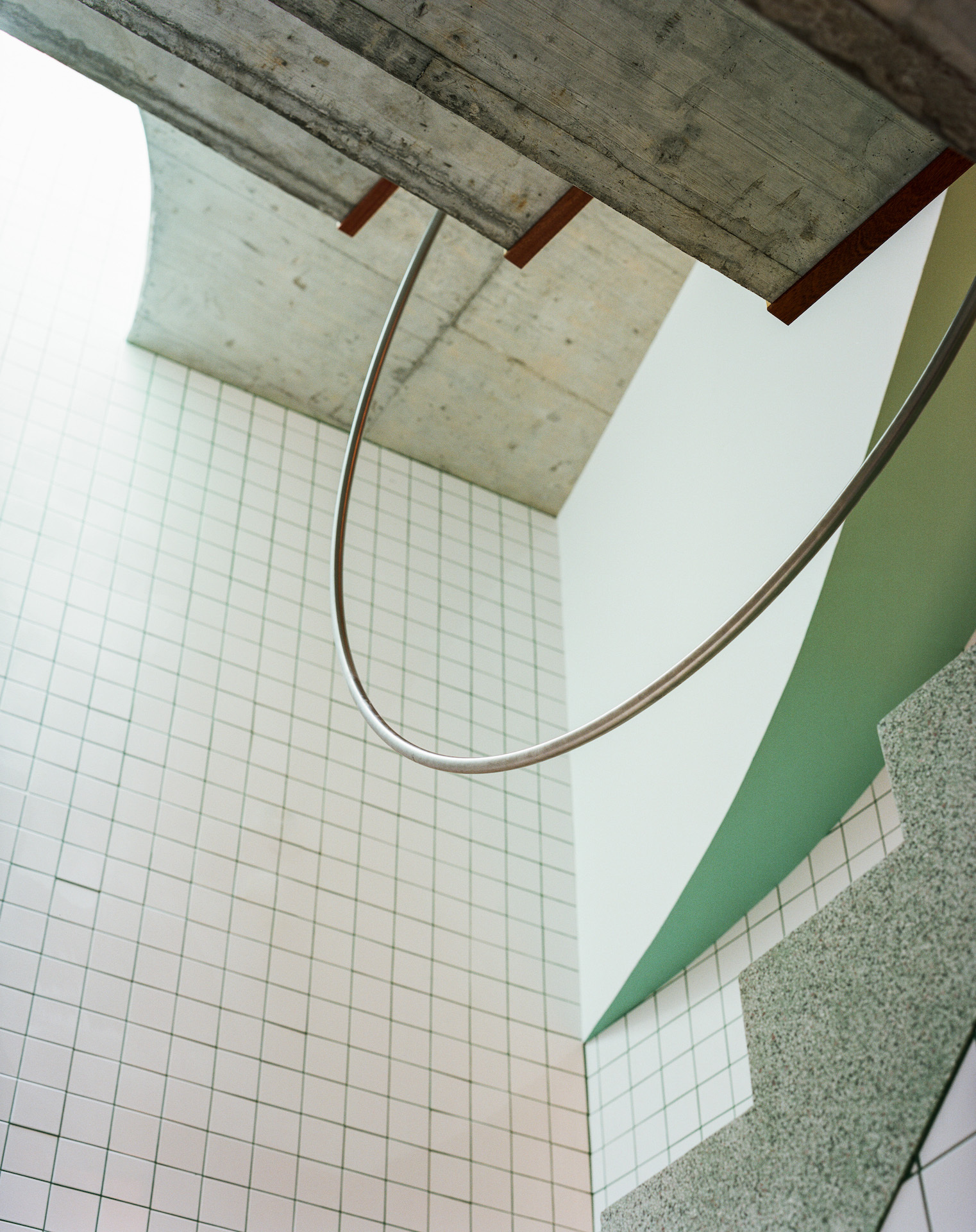 带有粉色烟囱的房屋丨葡萄牙波尔图丨fala-26