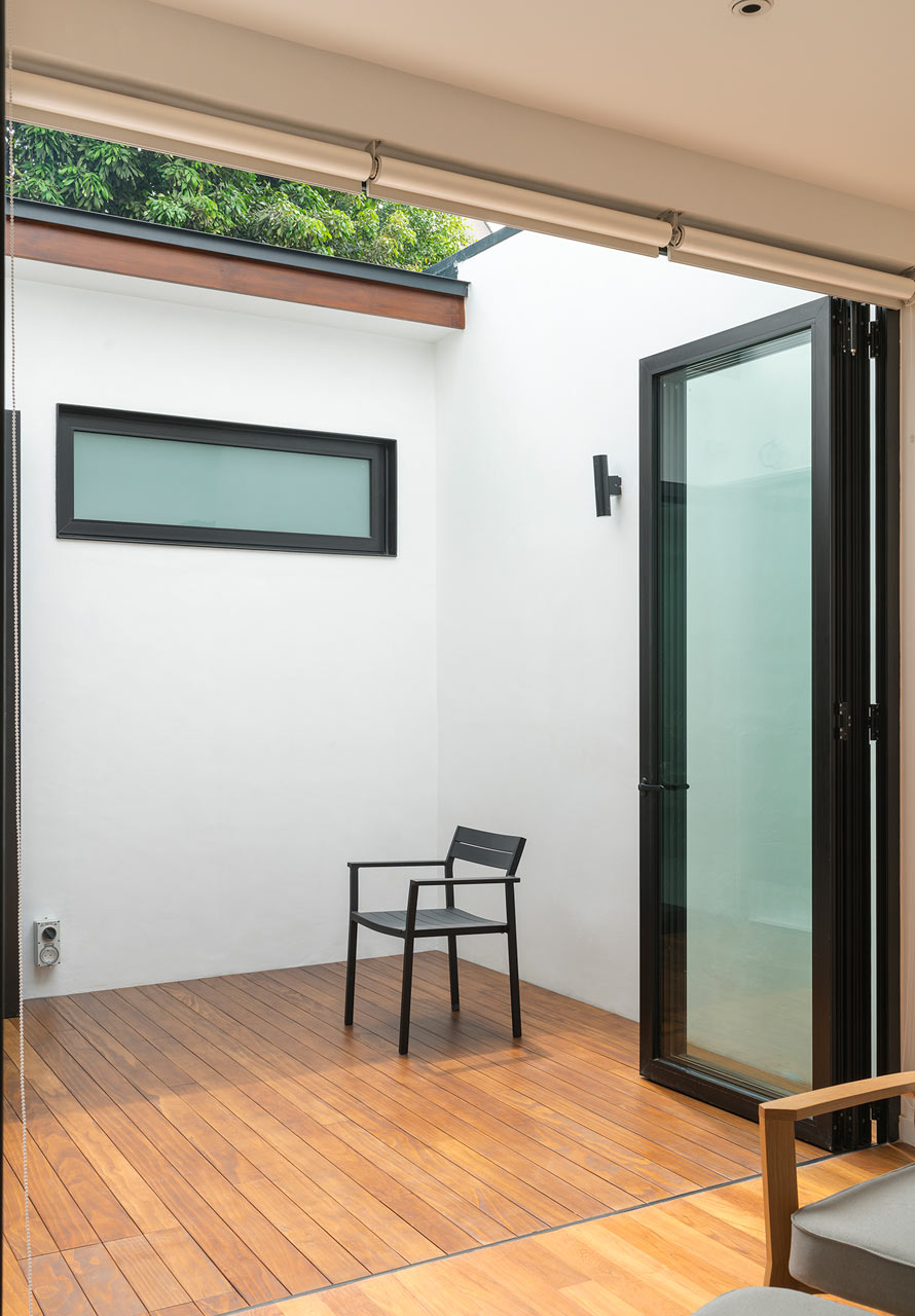 新加坡破旧框架屋变身为现代绿意住宅-18