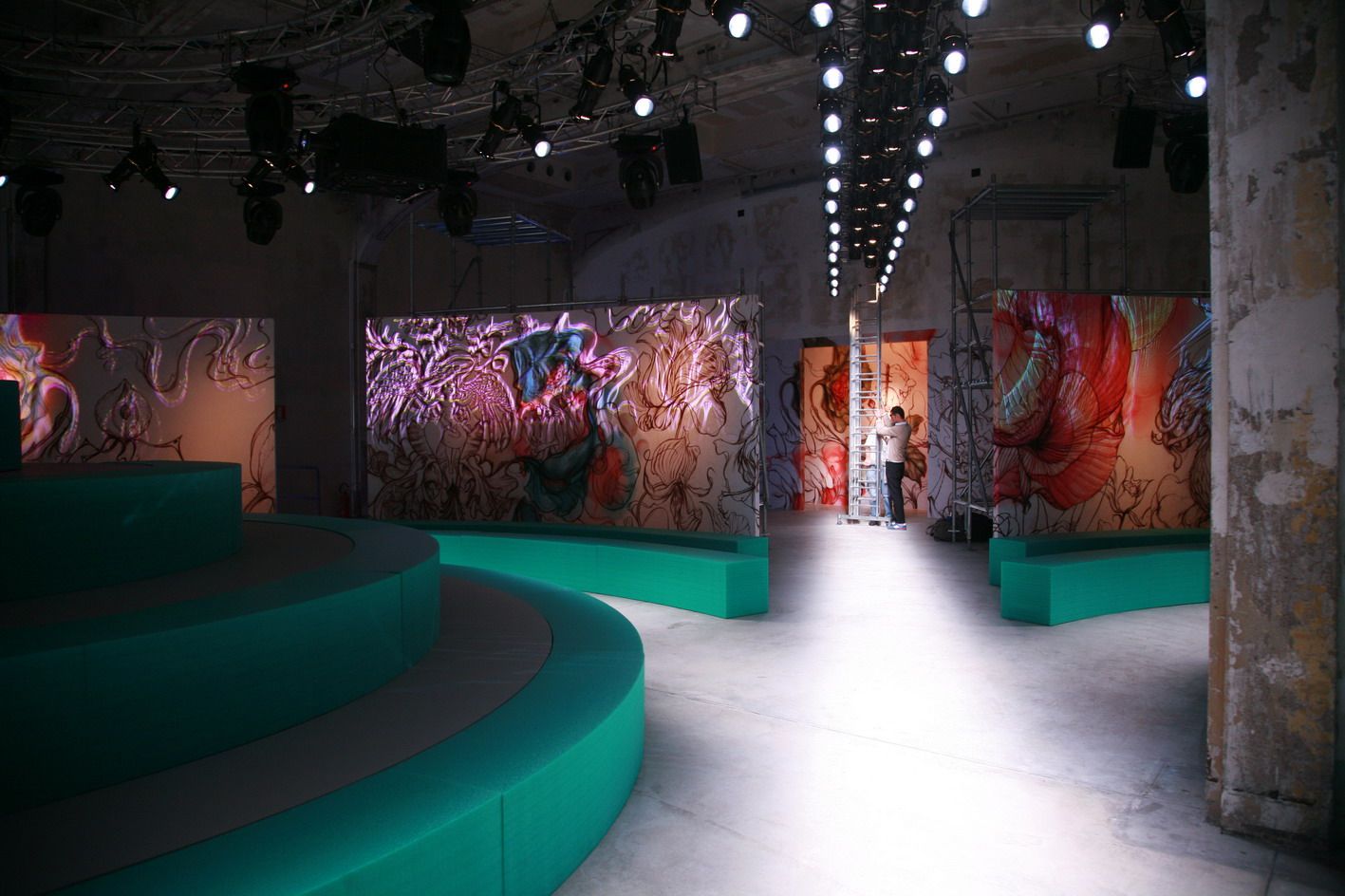 2008 春夏米兰 PRADA 秀场设计解读 | 四叶草舞台魅力-5