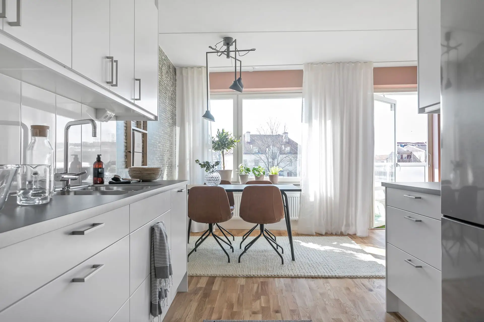 瑞典新公寓的英伦风设计 | 印度马哈达维的时尚色彩-3