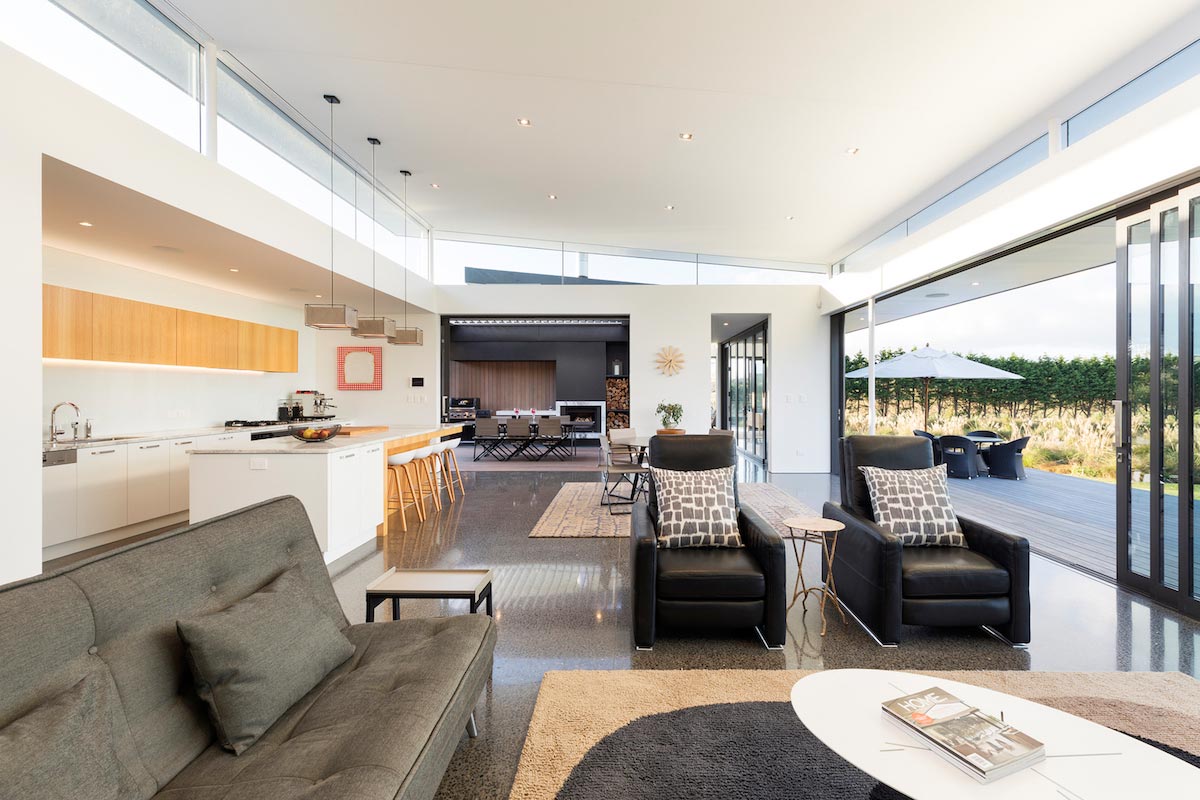 Lakes Edge light, airy holiday home by ChowHill Architects   CAANdesign  Architecture and home design blog-9