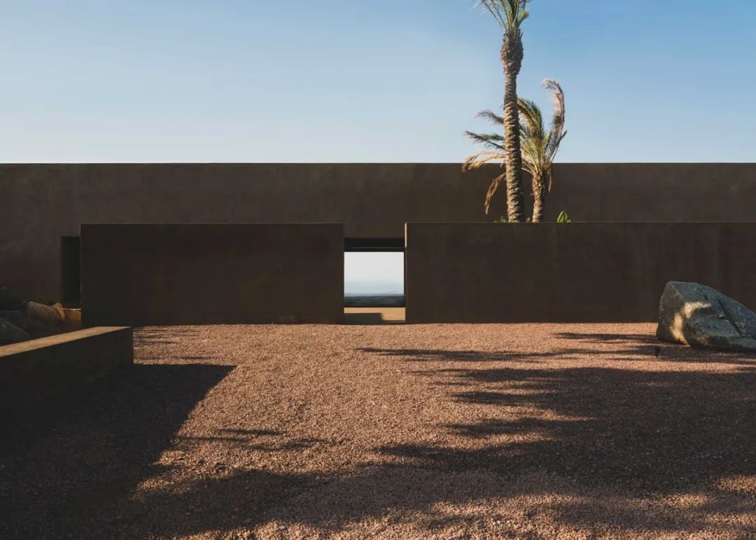 MORQ 建筑事务所打造简约纯粹的意大利海滨别墅-9