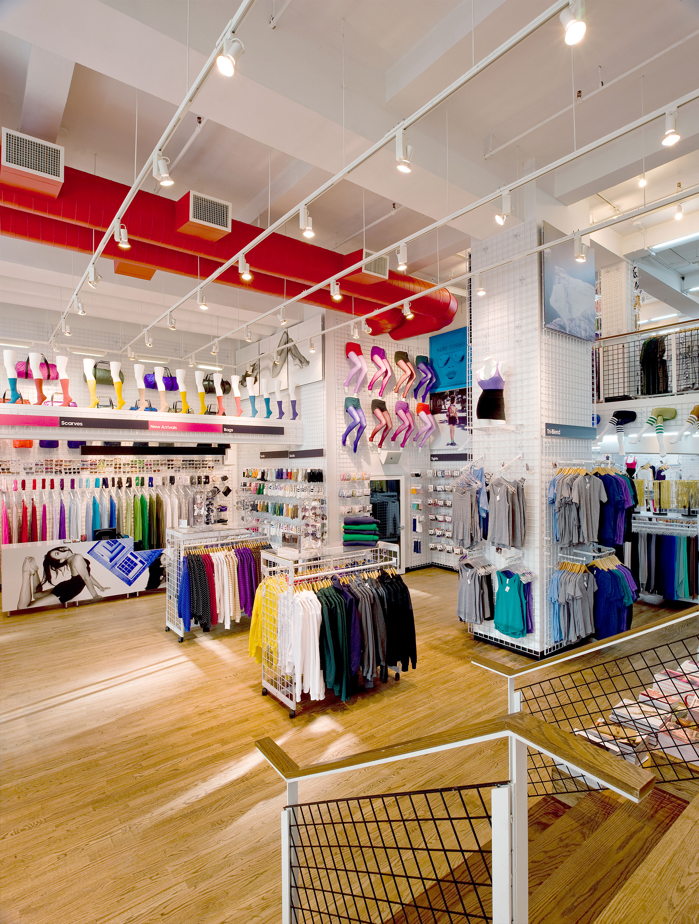 American Apparel: 7th Avenue | Circular-23