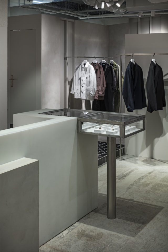 大阪特别之家

注：MAISON常见于法语，意为房屋、家宅 ，这里结合实际可能是指类似特色店铺、特别住所之类表意，SPECIAL是特别的 ，OSAKA是大阪 ，综合起来给出上述翻译，具体还需根据实际场景明确其确切含义 丨日本大阪丨AtMa inc.-27