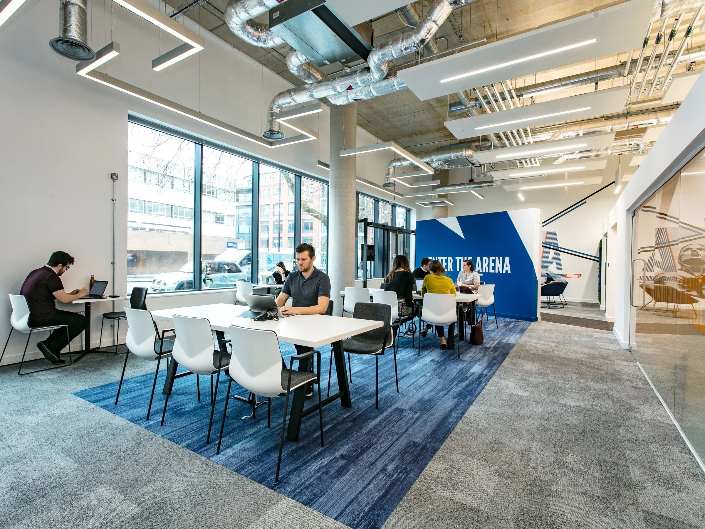 英国 Amdaris 公司明亮灵动办公室设计-17