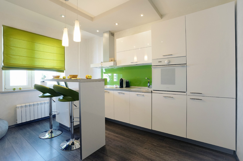 小厨房白绿配色室内设计案例丨俄罗斯-9