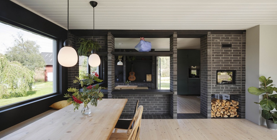 奥斯陆黑色砖墙分离白色房子室内设计丨挪威丨Austigard Arkitektur-3
