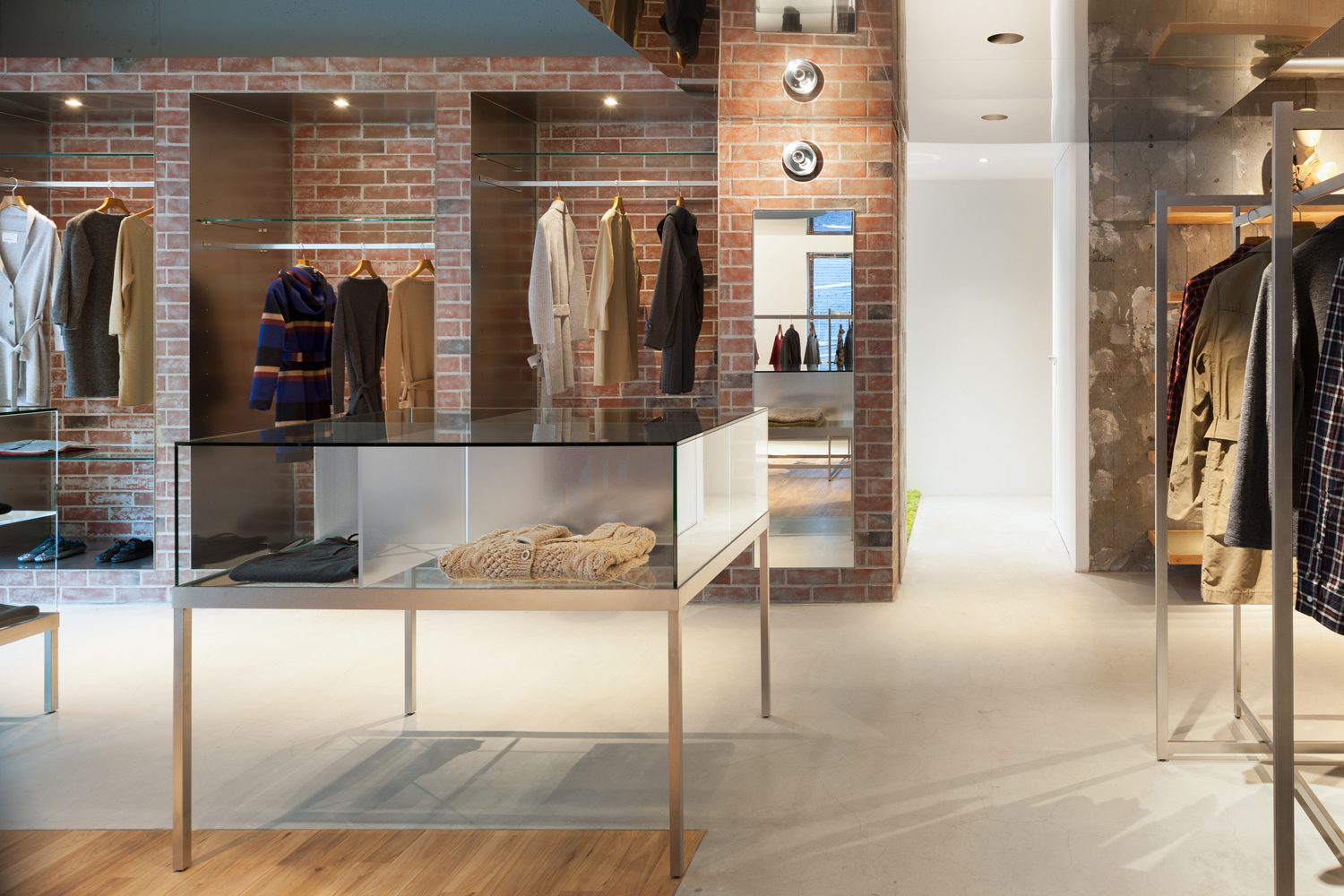 鳄鱼东京表参道

注：crocodile常见意为鳄鱼，Tokyo是东京，Omotesando是东京著名的表参道这里推测可能是指鳄鱼品牌在东京表参道的相关事物 丨日本京都丨FDS（照明设计）-22