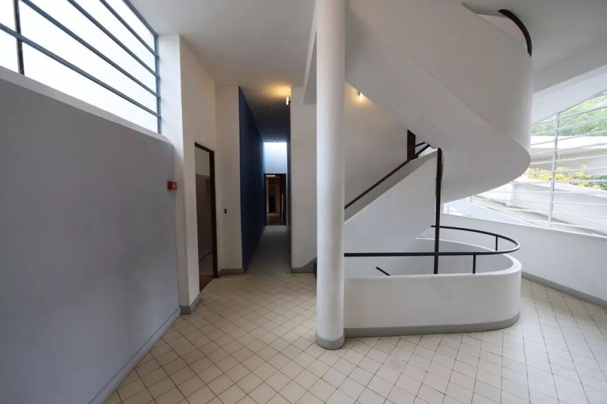 勒·柯布西耶的萨伏伊别墅 | 新建筑五点原则的完美实践-50