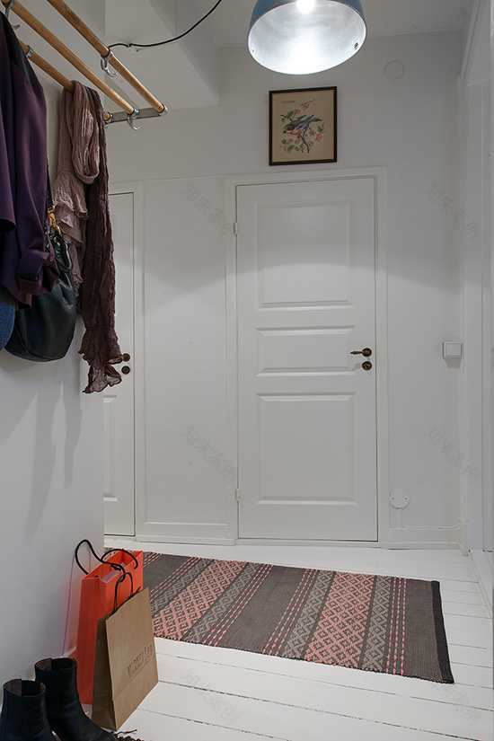 瑞典城市公寓的印花墙纸设计-28