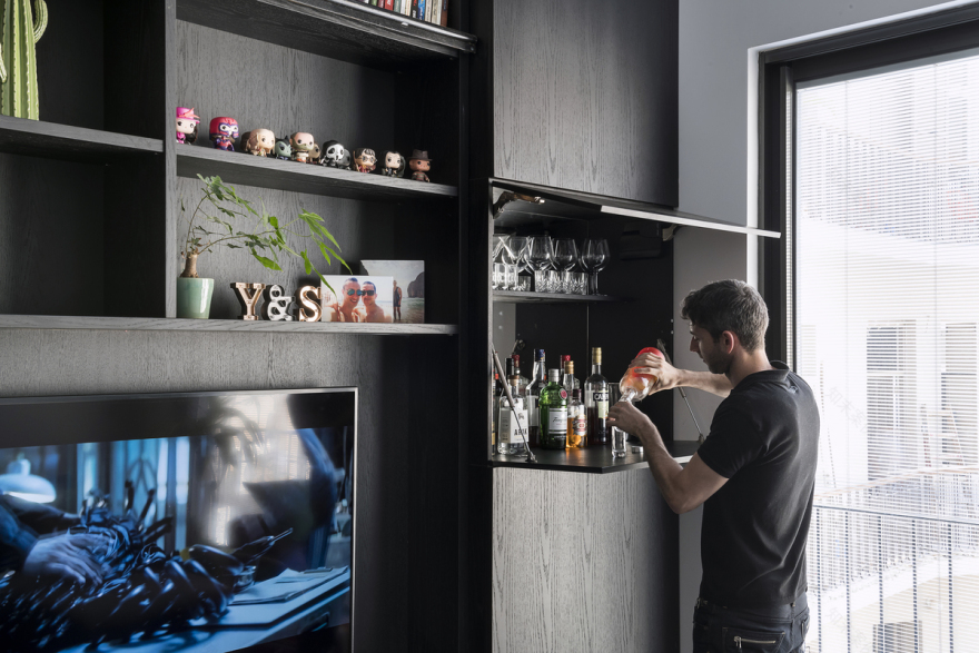 特拉维夫 44 平米公寓,深色设计诠释小空间魅力-67