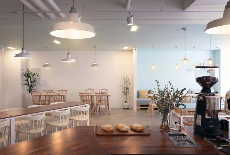 30 坪舒适氛围的咖啡馆设计-19