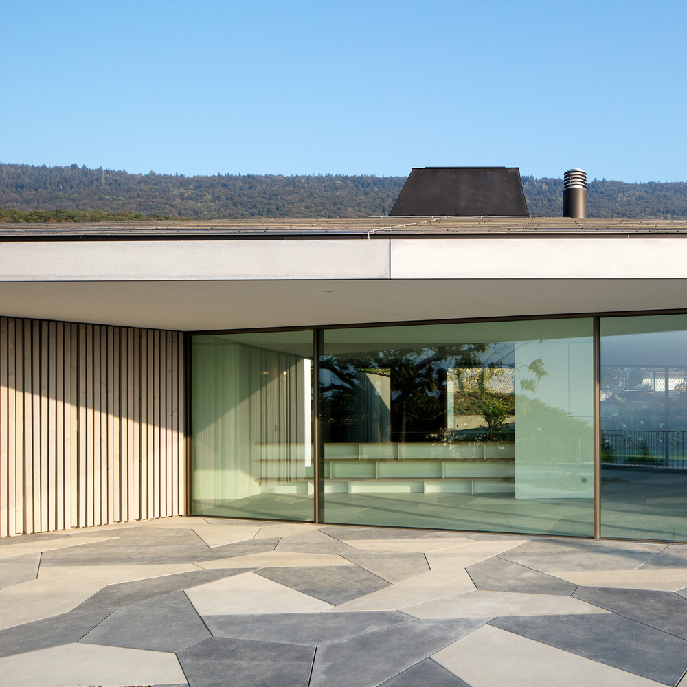 瑞士 Hauterive 湖畔混凝土与玻璃的现代住宅-40