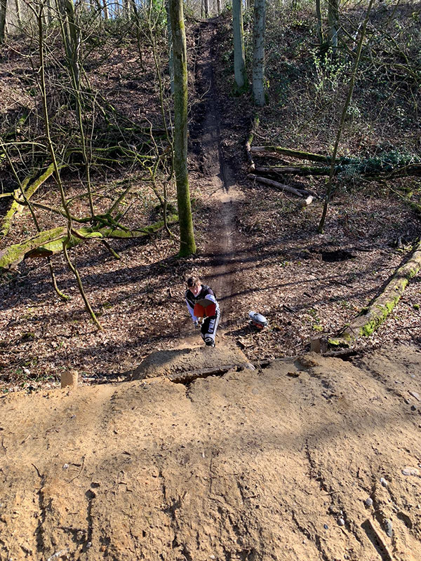 无处跳跃丨作者及其朋友-3