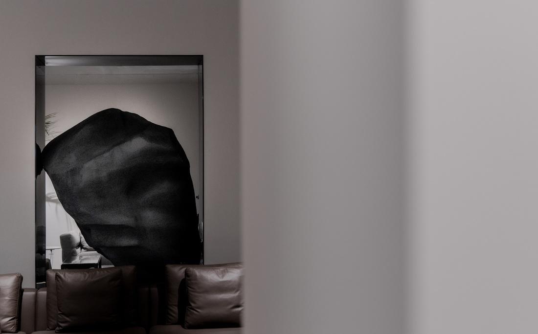 半墙设计、镜像交错,打造个性家居空间-34