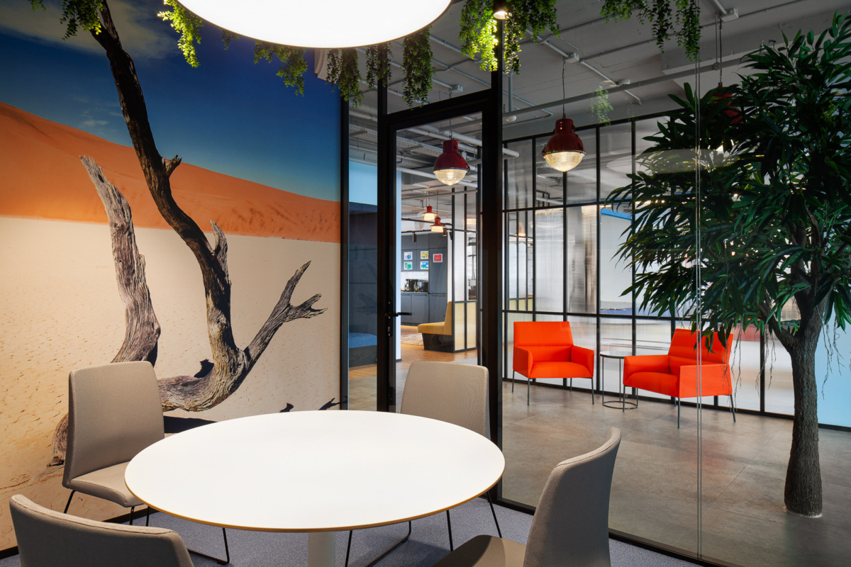 Booking·com 俄罗斯新办公室 · 都市街头艺术气息-12