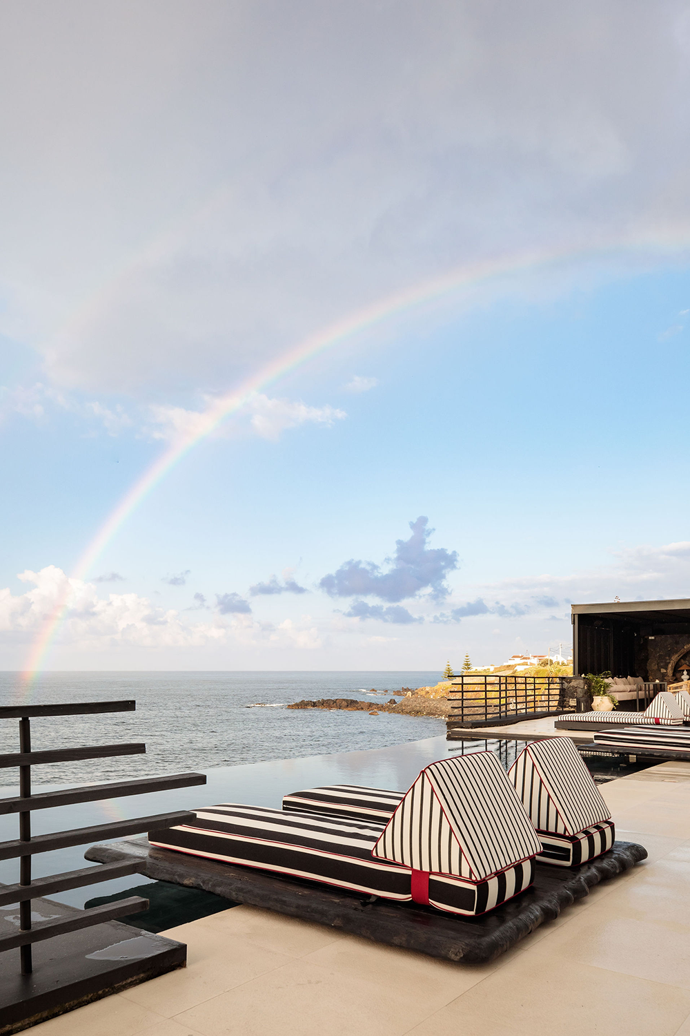 蜜悦·蓝白圣岛悬崖泡池美宿丨中国深圳丨埂上设计-8