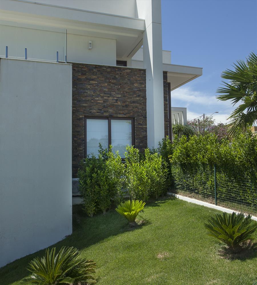 巴西 Pedras 住宅 | 现代设计与自然景观的完美融合-11