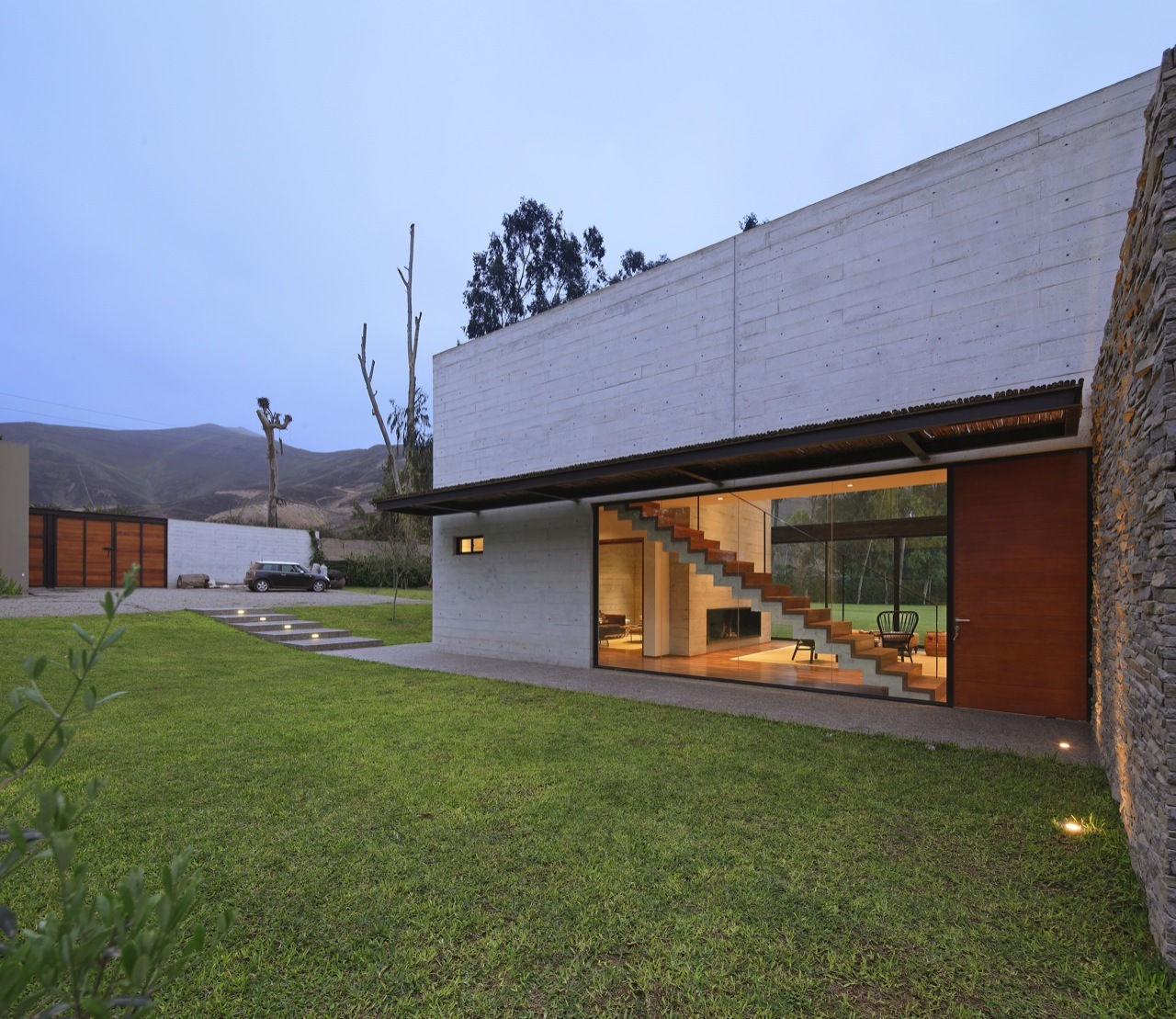 秘鲁 B2 住宅 | 山地景观与室内外一体化的生活空间-16