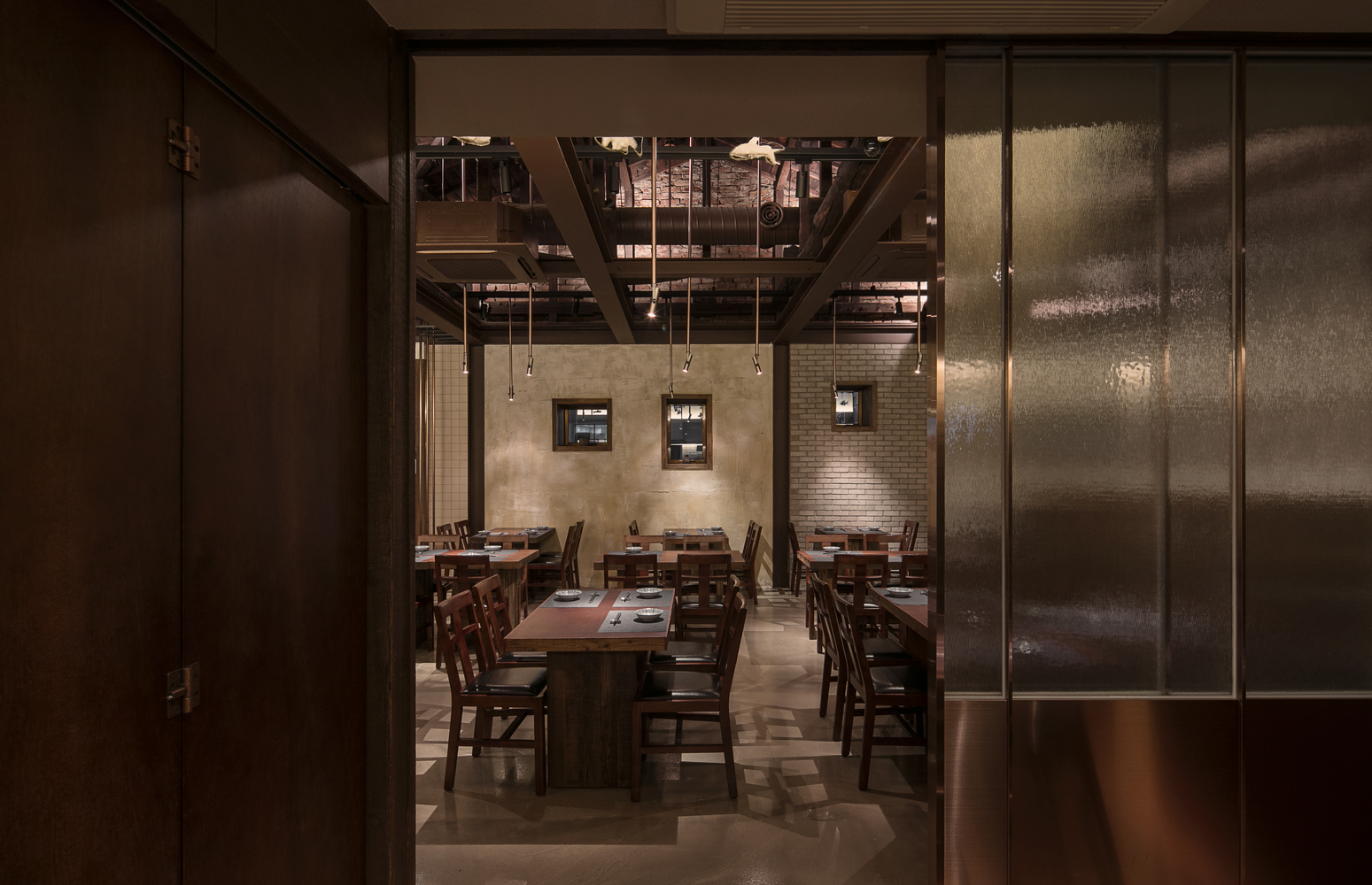 古老与现代共融的 Gwanghwamunhaemul 餐厅设计-57