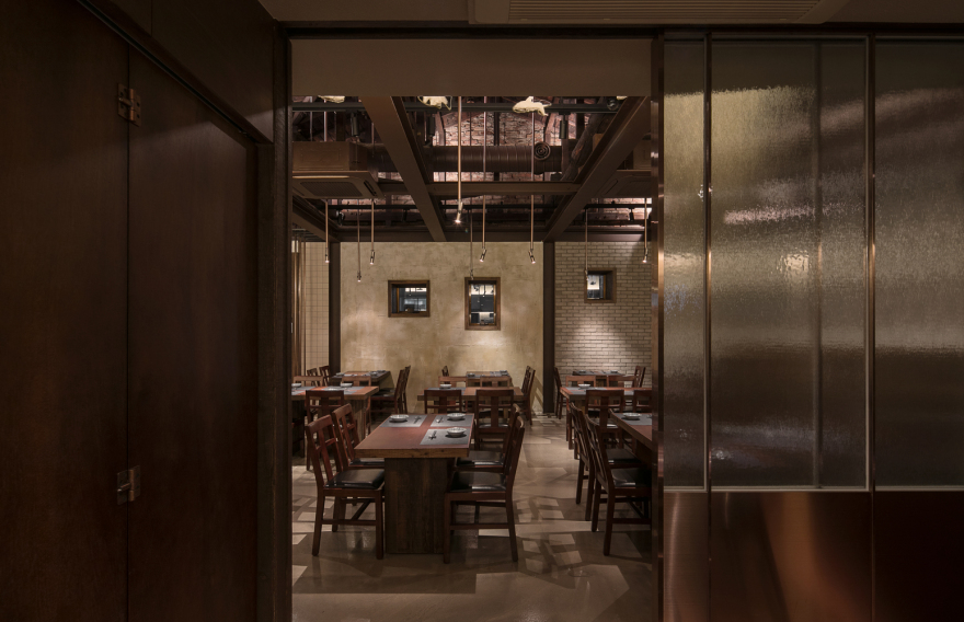 古老与现代共融的 Gwanghwamunhaemul 餐厅设计-57