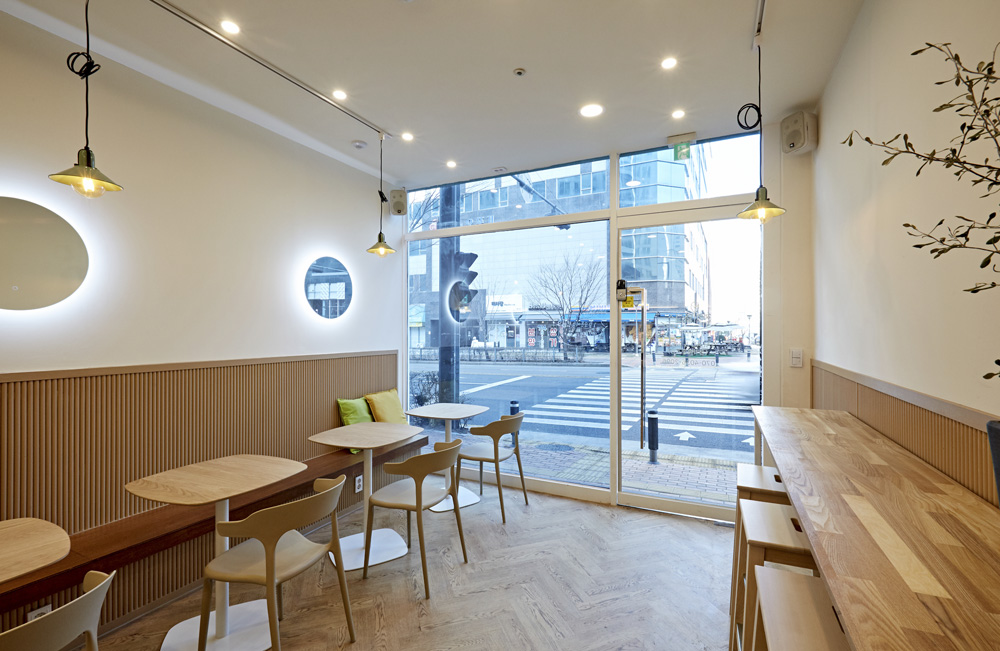 白色木纹的温馨 10 平米沙拉餐厅设计-6