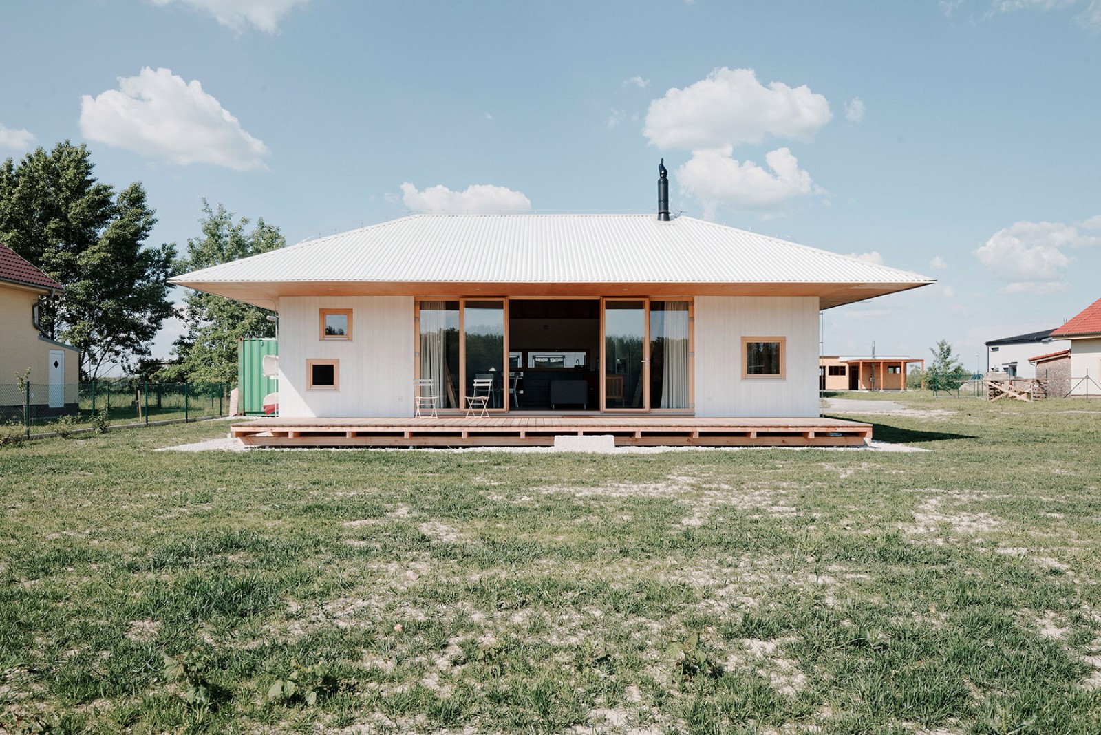 VOJ湖边度假屋，斯洛伐克 / JRKVC-15