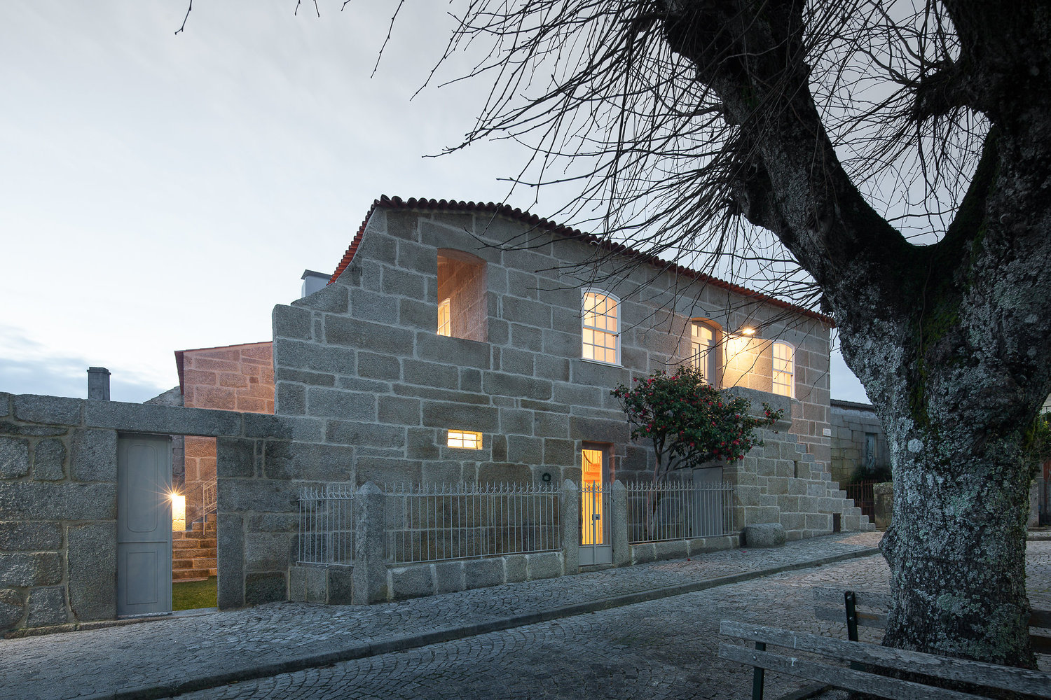 费塔斯之家（Feitais House）现代重生-39