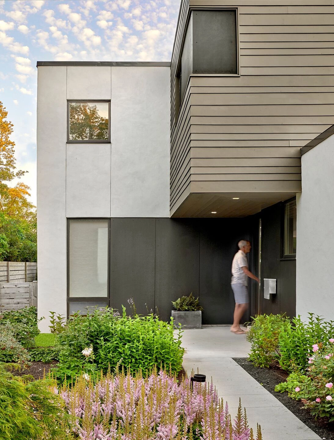 阳光绿意环绕的芝加哥北岸私人住宅-10