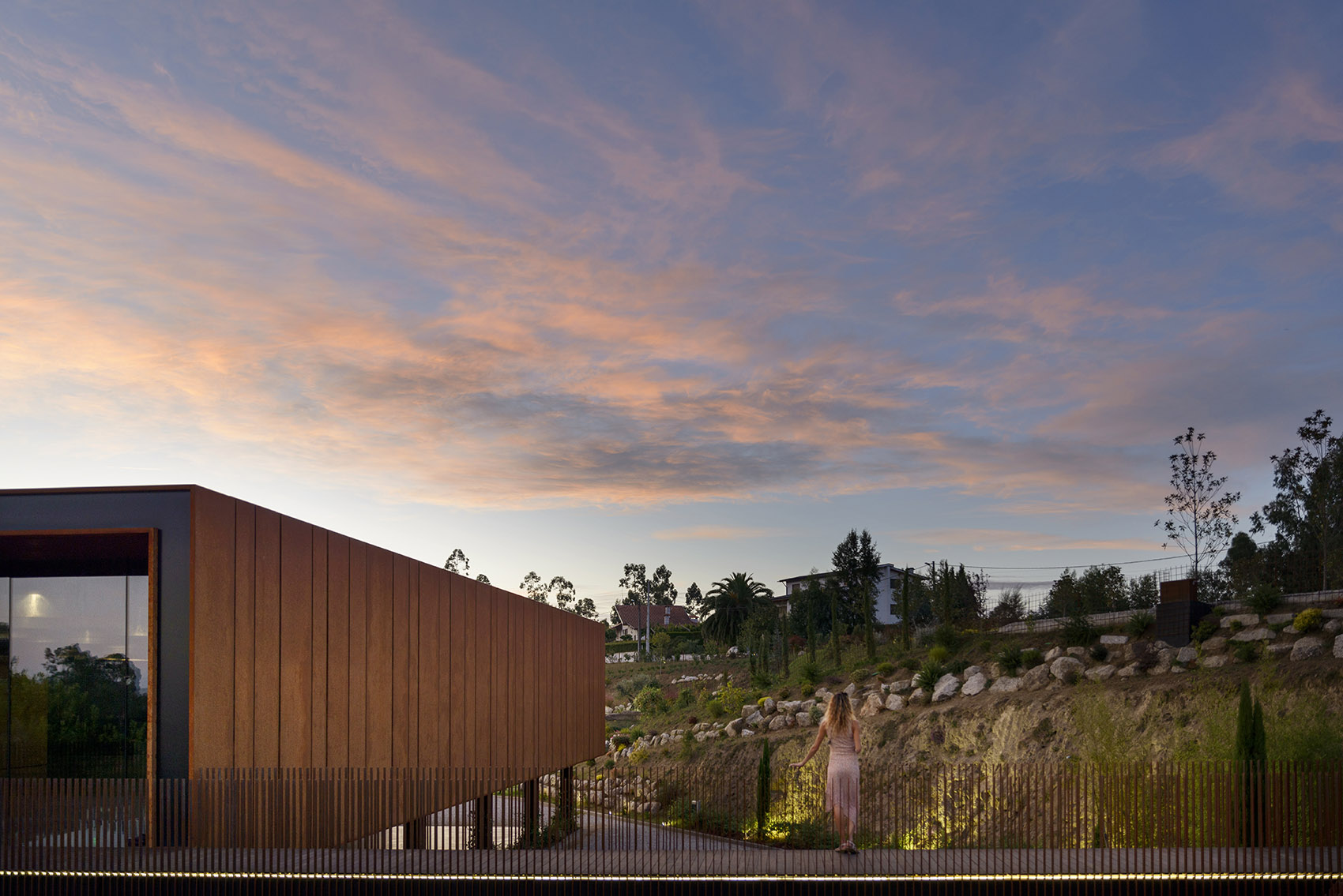 悬浮的盒子，葡萄牙 / MMVarquitectos-15