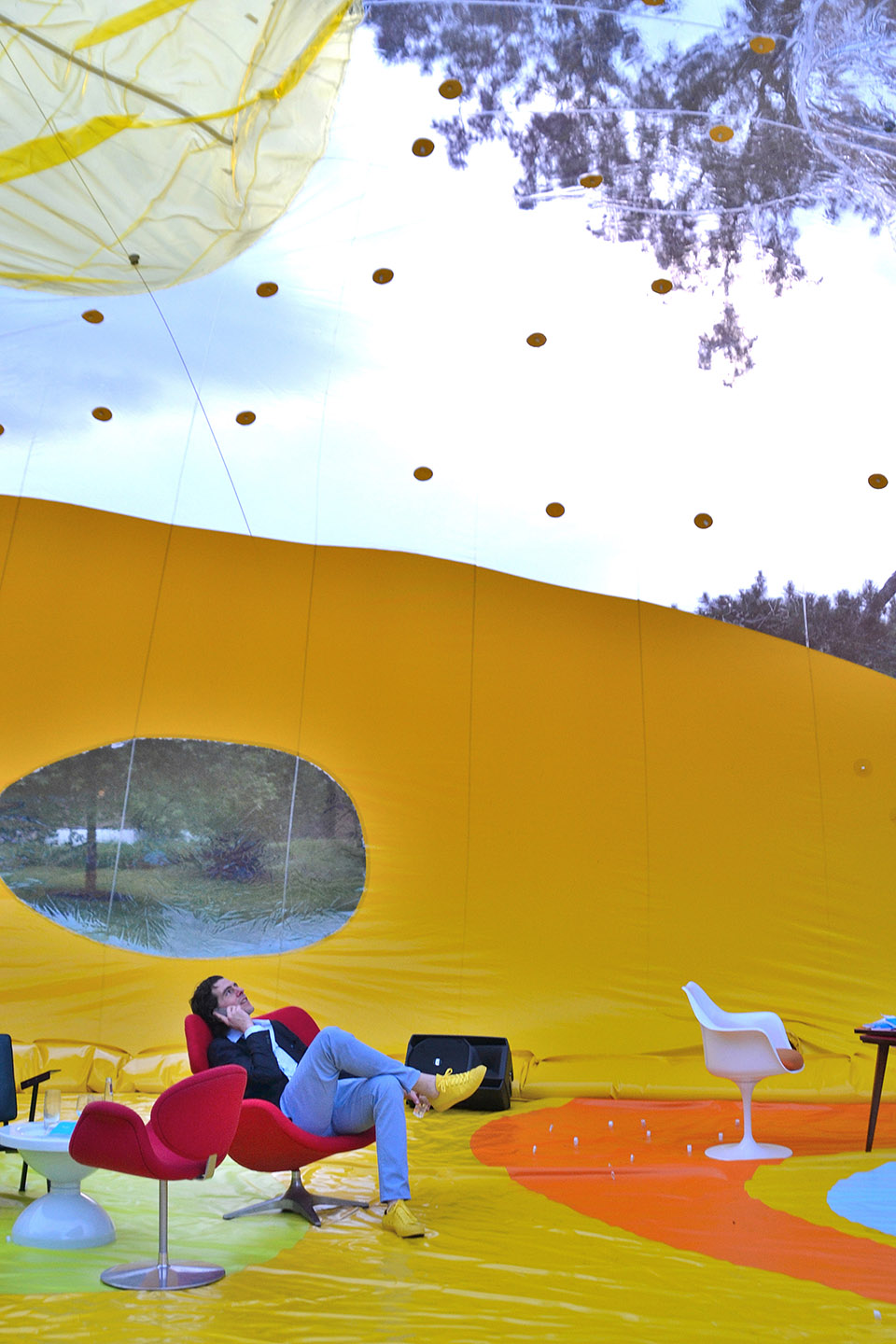 东伦敦的黄色大泡泡 / Dosis-59