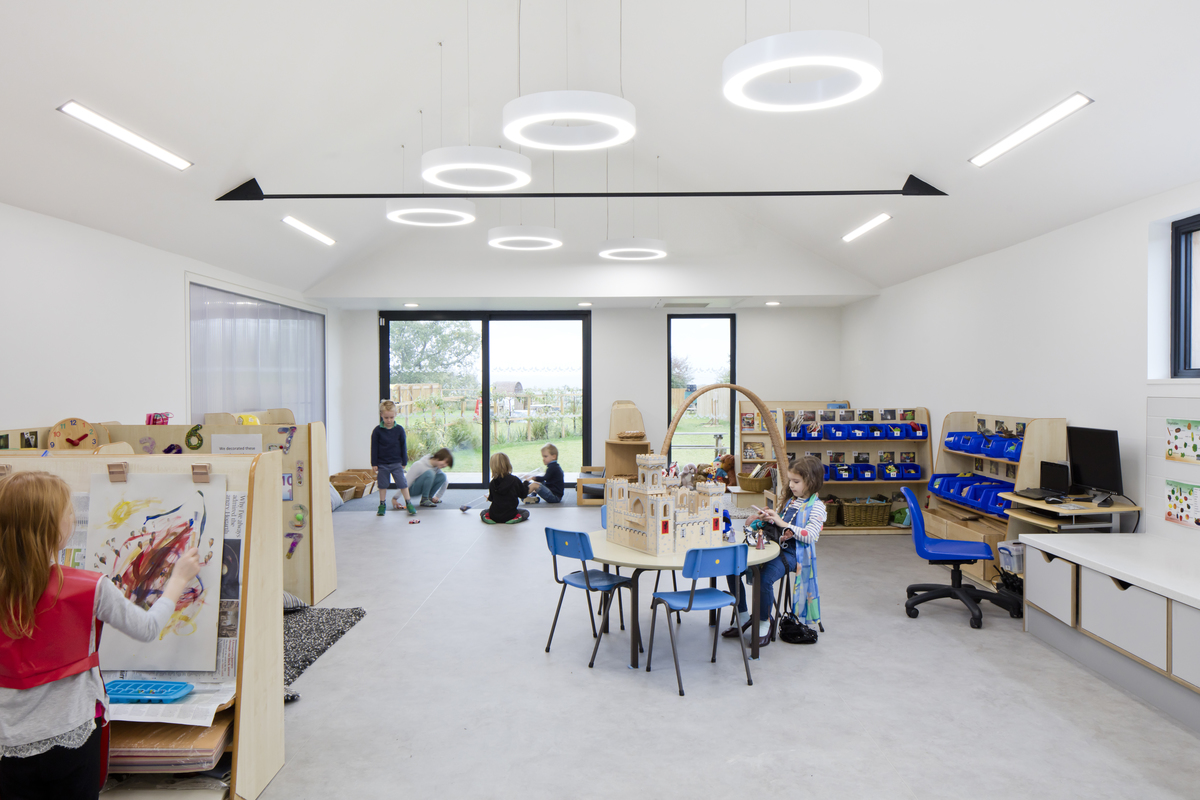 草地上的托儿所，英国 / MailenDesign-32