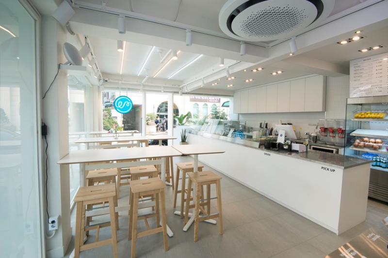 极简现代风 打造舒适美食空间-5