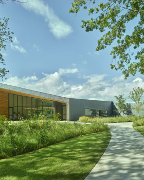 Lamplighter School Innovation Lab / Marlon Blackwell Architect