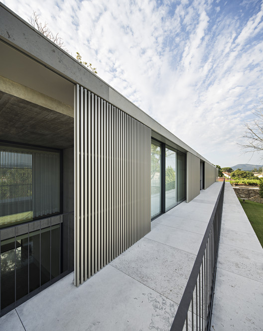 葡萄牙 Soutelo 乡村别墅 | 和谐融入自然的室内设计-24