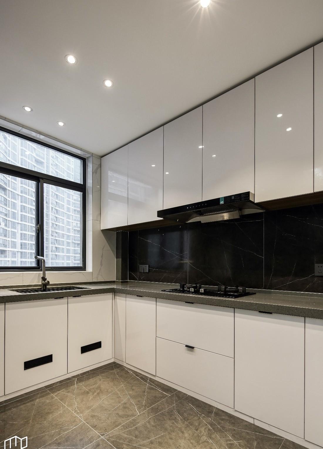 名本设计事务所丨平层丨名本设计 | 天际点燃的一盏灯-9