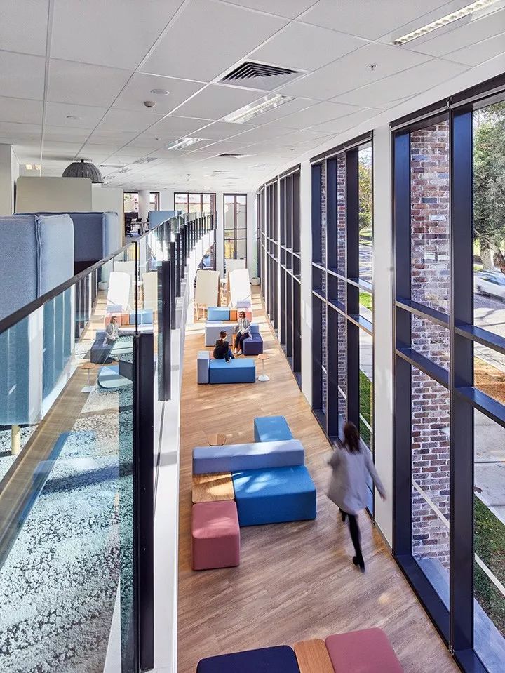 澳大利亚 TBS 慈善总部，彩虹色调打造活力空间-14