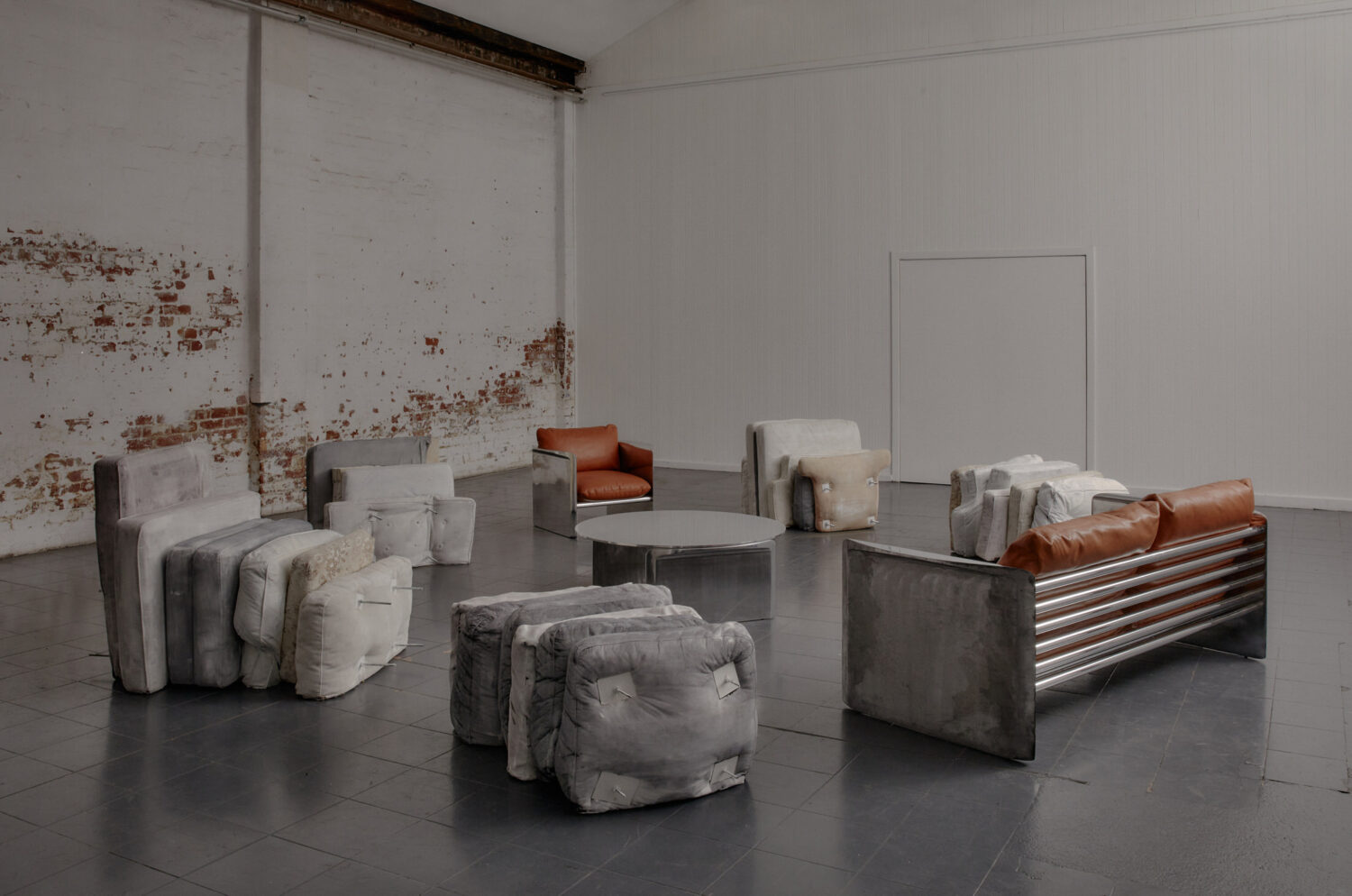 Tom Fereday & Charlie White 联合呈现 Versa,探讨废旧材料再利用的创意之作-26