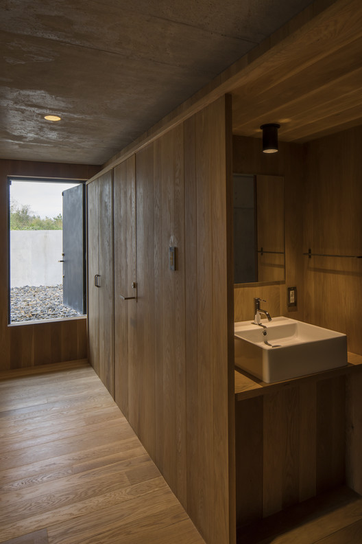 日本 Nagakute 现代白橡木住宅-16