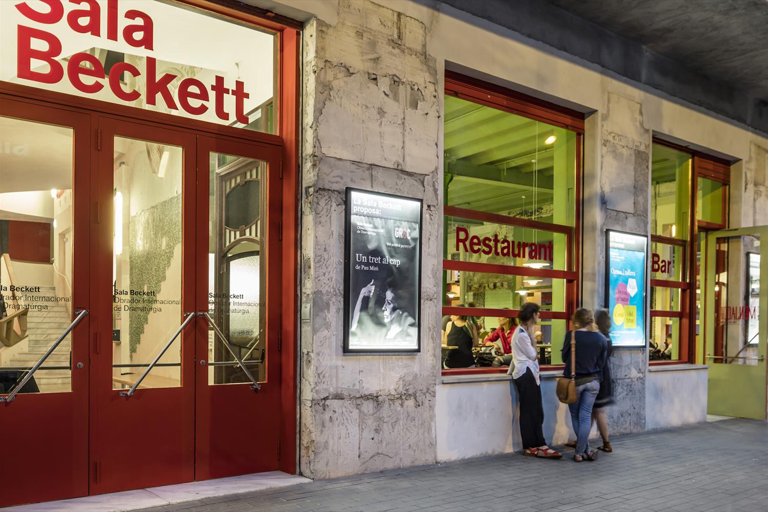 巴塞罗那萨拉贝克特剧院-3