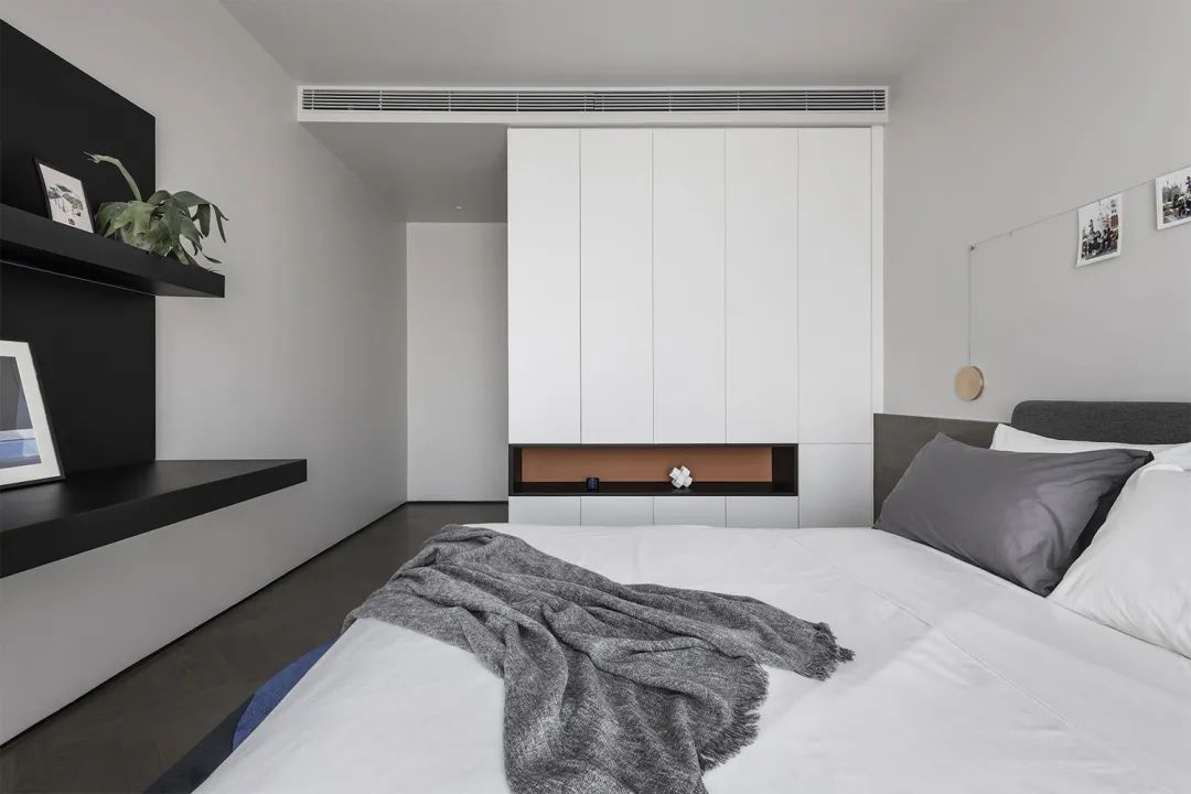 纯粹大宅 | 石木交织的白黑世界-43